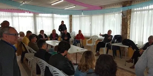 Els veïns de Brises del Mar exigeixen la reobertura de la rotonda d’accés a Torredembarra