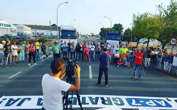 Els transportistes arriben a un principi d’acord amb el Govern i desconvoquen les protestes d'aquest dijous a la tarda