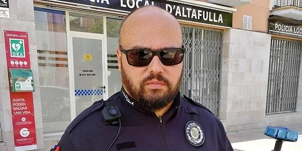 Les càmeres de videovigilància dels uniformes de la Policia Local d’Altafulla, una eina dissuasiva pels delinqüents