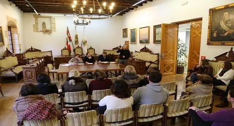 EL SALÓN DE PLENOS HA ACOGIDO EL SORTEO DE UNIDADES DEL REGISTRO DE SOLICITANTES DE VIVIENDA DE SEGUNDA TRANSMISIÓN