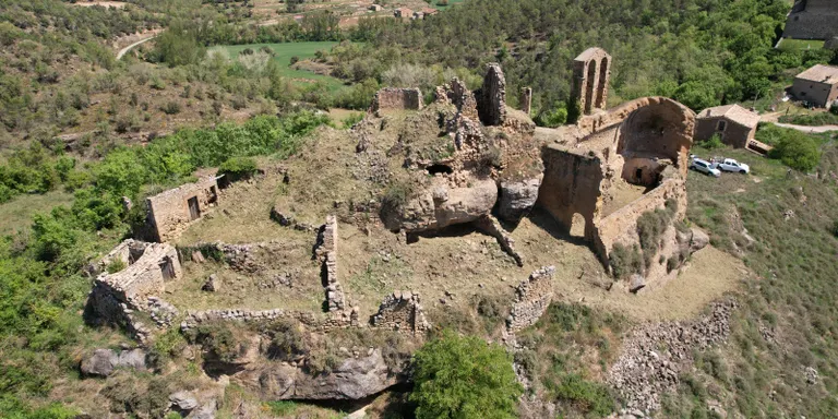 Pinell dona el tret de sortida a la restauració del conjunt medieval del Castell de Madrona