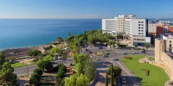 Tarragona incrementa en un 87% el nombre de pernoctacions el 2022, assolint xifres de rècord