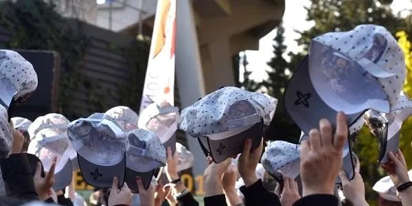 L’AFANOC celebra la 15a edició de la campanya solidària ‘Posa’t la gorra!’ a PortAventura Park