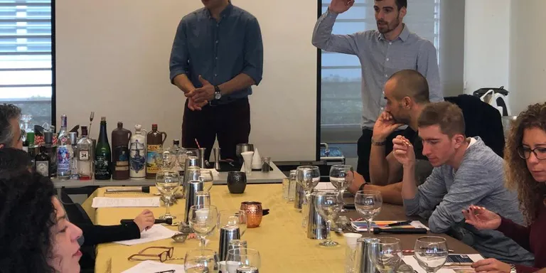 Curs de sommelier i maridatge i per aprendre a fer bons còctels, al Centre Innova