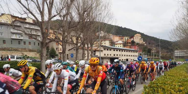 La Seu d'Urgell viu la sortida de l'etapa reina de la Volta a Catalunya, que situa Nairo Quintana com a líder