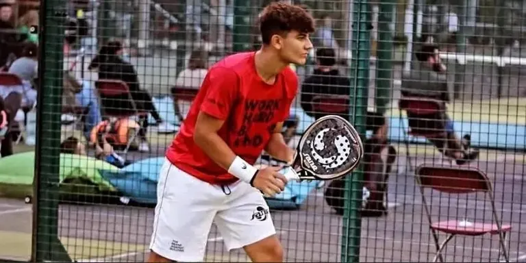 El cambrilenc Álvaro Montiel participarà al World Padel Tour de Vigo