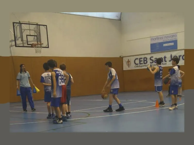 El CEB va viure un clínic de bàsquet del FCBQ dimarts passat / Foto: CEB Sant Jordi