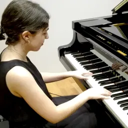 Carrer Major - Entrevista local a Cèlia Margalef, pianista - episode art