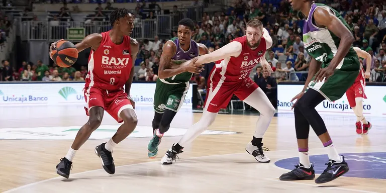 El BAXI Manresa perd davant l'Unicaja tot i fer bon partit