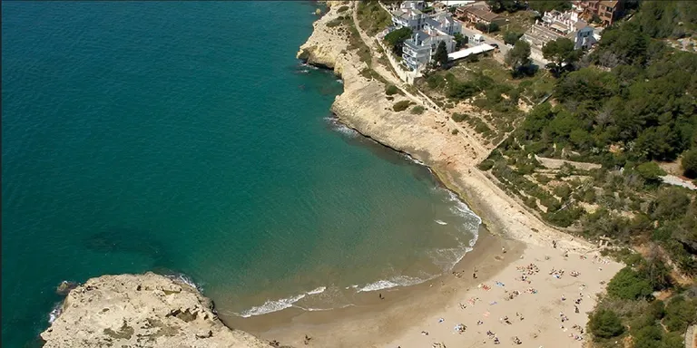 Un home d'uns 70 anys mort negat a la cala del Canyadell