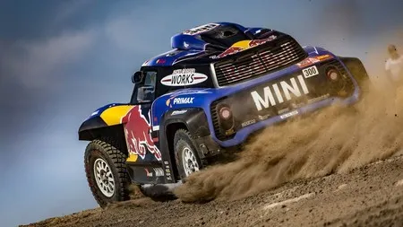 Lucas Cruz i Carlos Sainz a 447 km de guanyar el Rally Dakar