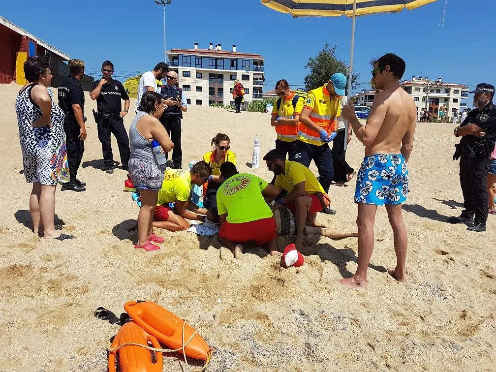 Un home, salvat d'ofegar-se a la platja de la Riera de Pineda