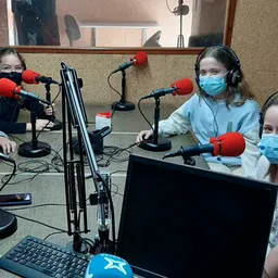 L'entrevista - Amb 5 membres del Consell d'Infants Municipal de la Ràpita 13/04/2022 - episode art