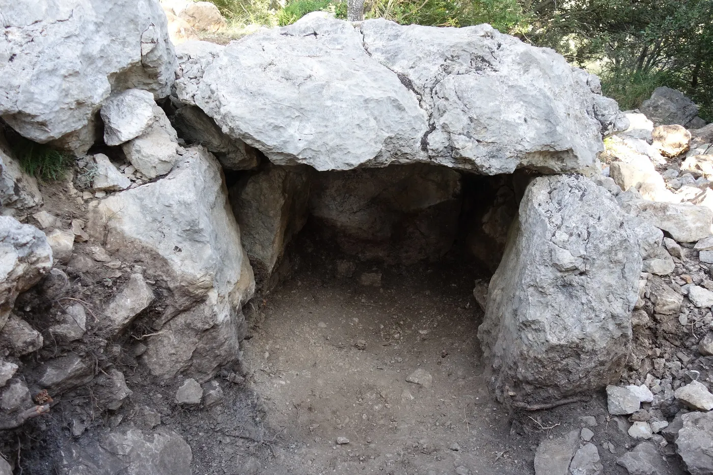 L'excavació del dolmen de Cal Xinquet, a Cambrils, posa de relleu la singularitat d'aquest megàlit