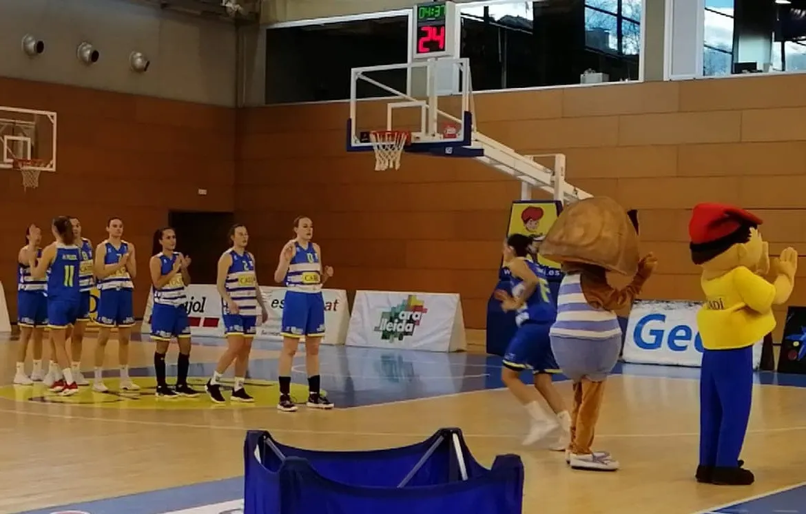 Presentació del Cadí La Seu davant l'Araski (Foto: Toñi Cabello)