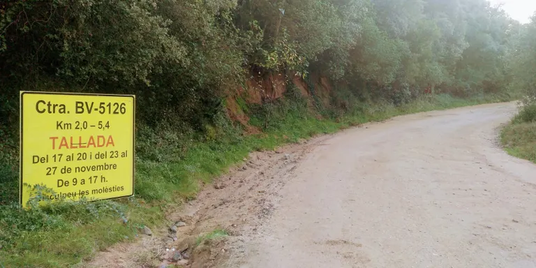 La carretera BV5126 entre l'Hospital de Calella fins a Sant Andreu, en terme de Pineda, està tallada al transit per obres de millora