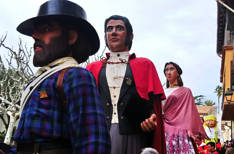 Els Gegants de Pineda enceten temporada a Sant Vicenç de Montalt