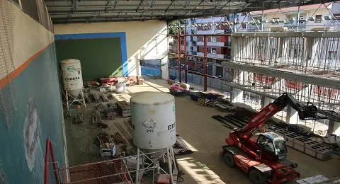 EL FRONTÓN URANZU SE ASOMA A LA SARGIA