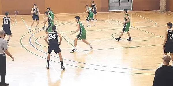 El Junior Pinturas Clarà del BBG assalta la pista del Calafell i manté la 2a posició (64-74)