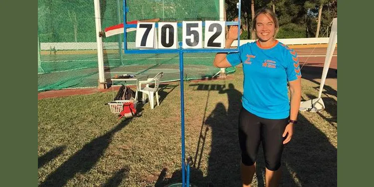Berta Castells aconsegueix un nou rècord d’Espanya en llançament de martell amb una marca de 70,52 m
