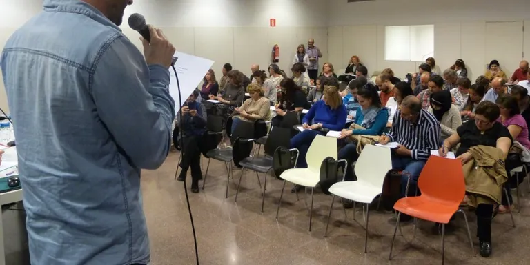 Unes 90 persones participen al 3r Dictat Solidari