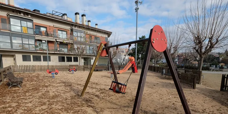 L'Ajuntament està renovant sis àrees de jocs infantils de la ciutat