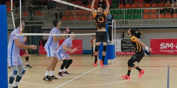 El CEVOL Torredembarra visita al CV San Roque en un partit entre vells coneguts