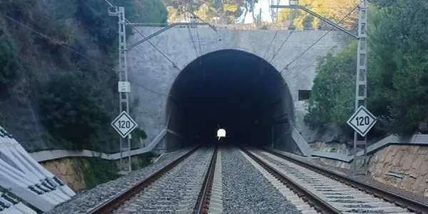 Puente evita detallar el pla per reduir l'impacte del tall de cinc mesos previst a la xarxa ferroviària de Tarragona