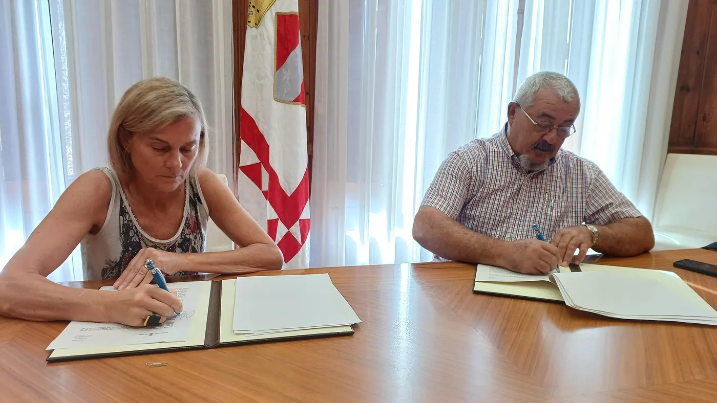 L’Ajuntament de Valls i Creu Roja signen un conveni de col·laboració