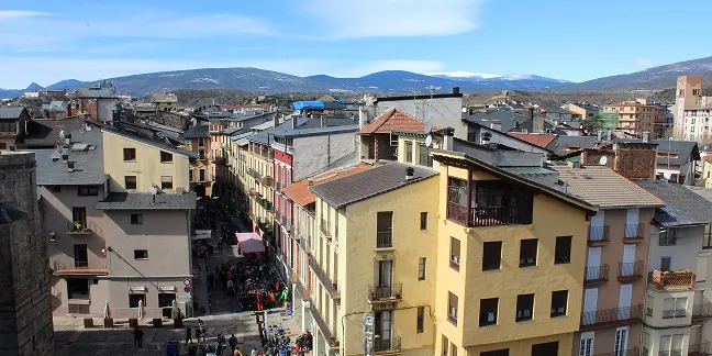 Atorgats els ajuts per rehabilitar i repintar porxos i façanes del centre històric de la Seu d'Urgell i Castellciutat