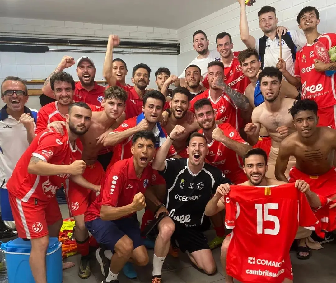 El Cambrils Unió goleja La Canonja i acaricia l’ascens a Primera Catalana