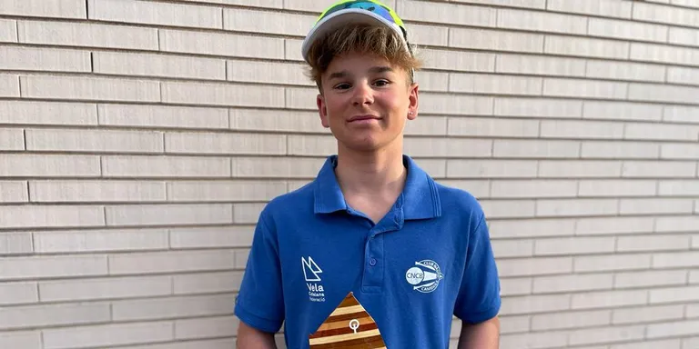 El regatista Iker Múgica s’endú el Trofeo Manolo Pazos d’Optimist a Canàries