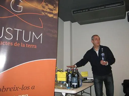 El cicle Gustum fa un tast d'aigües minerals