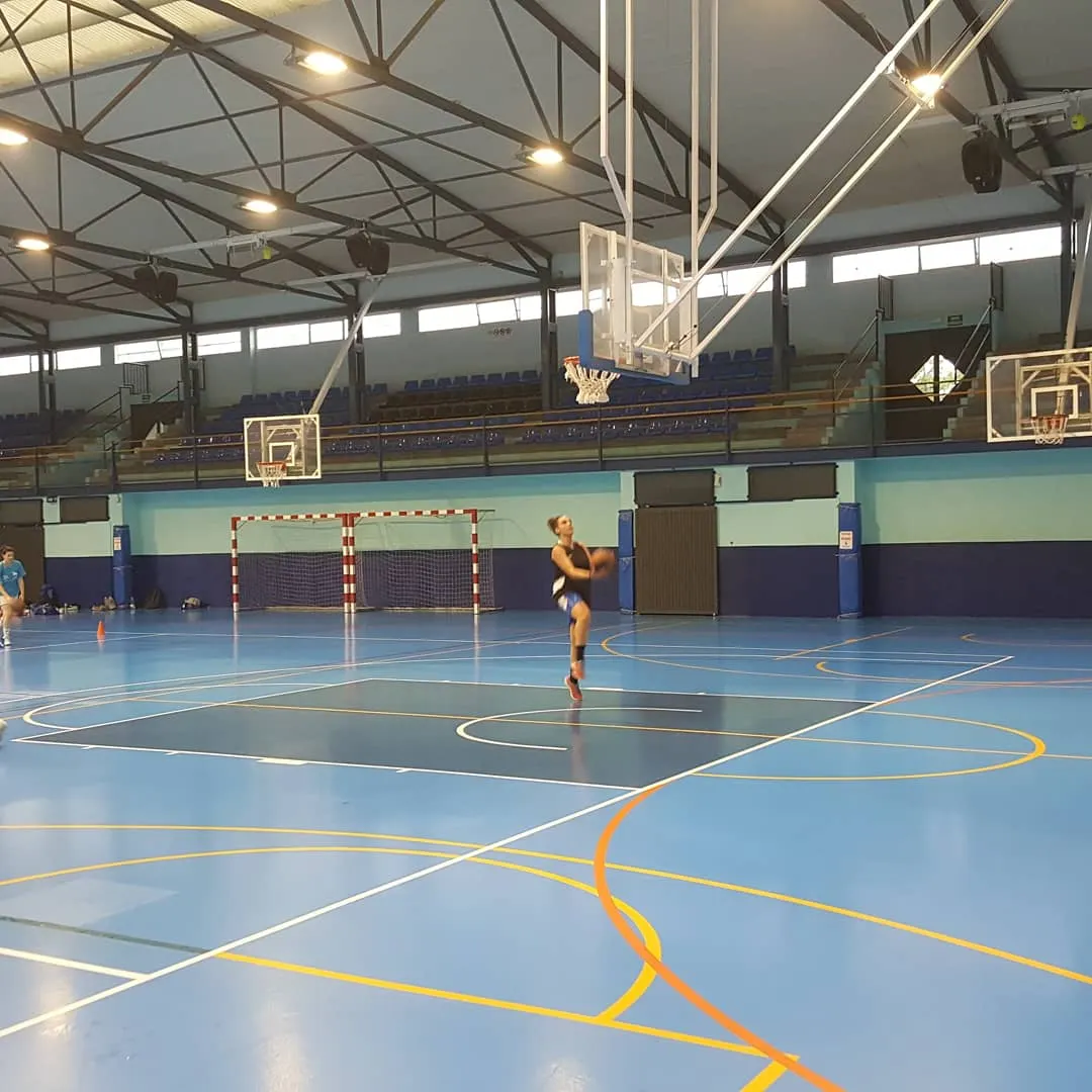 L'equip masculí de bàsquet recupera l'activitat per preparar la temporada