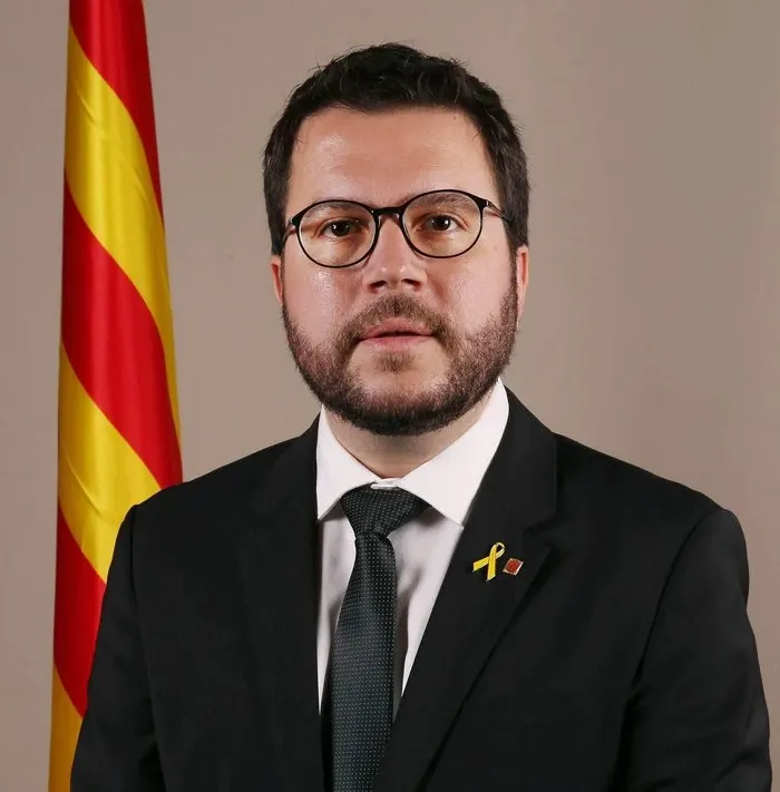 Pere Aragonès, investit president de la Generalitat amb els vots d’ERC, Junts per Catalunya i la CUP