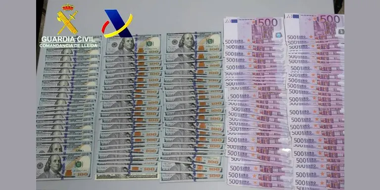 La Guàrdia Civil comissa més de 30.000 euros i 17.000 dòlars a la duana de la Farga de Moles