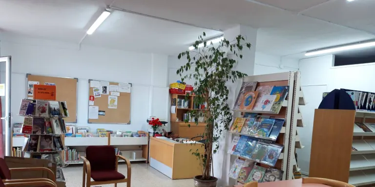 Obre el punt de lectura provisional mentre durin les obres de la biblioteca de Poblenou
