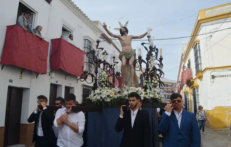 La asociación parroquial del Resucitado y la banda de la Vera-Cruz, en ‘Semana Santa en la Campiña’
