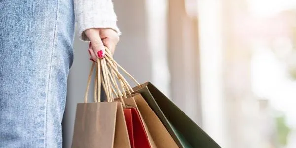 La bona campanya de Nadal fa minvar els estocs per a les rebaixes, que podrien oferir menys descomptes