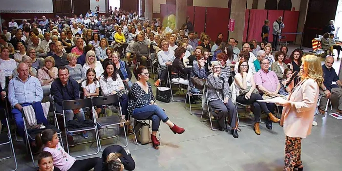 El Festival benèfic de l'Associació Arenyenca contra el Càncer reuneix al voltant de 200 persones