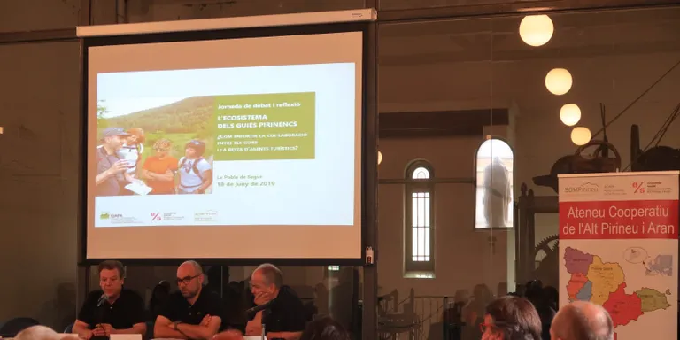 En marxa la campanya 'A la muntanya, deixa't guiar', que vol impulsar la contractació de guies professionals a l'Alt Pirineu i Aran