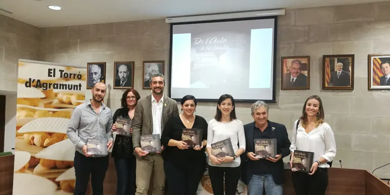 Presenten el receptari 'De l'Aula a la Taula'