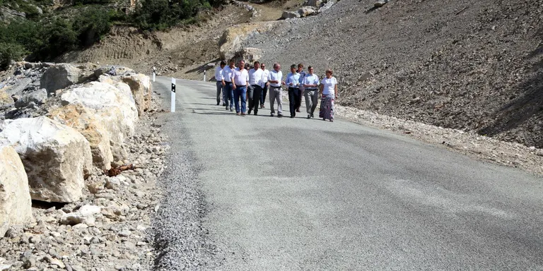 Reoberta la carretera de Castell de Mur afectada per una esllavissada