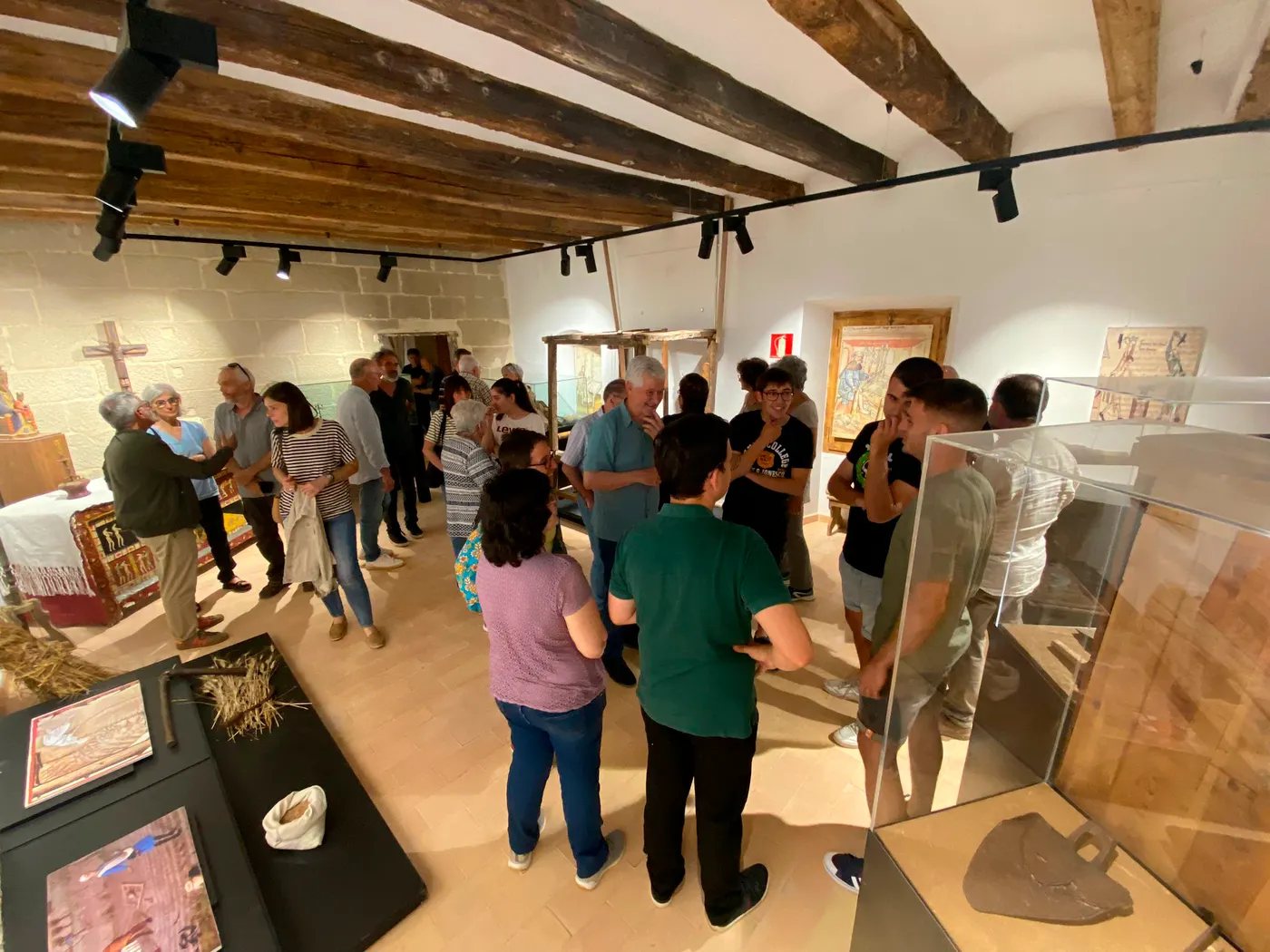 La Casa Gran del Miracle acull una exposició de 120 objectes antics relacionats amb la història de Riner i del Solsonès
