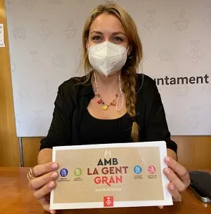 Caldes disposa per primera vegada d’una guia de serveis per a la gent gran