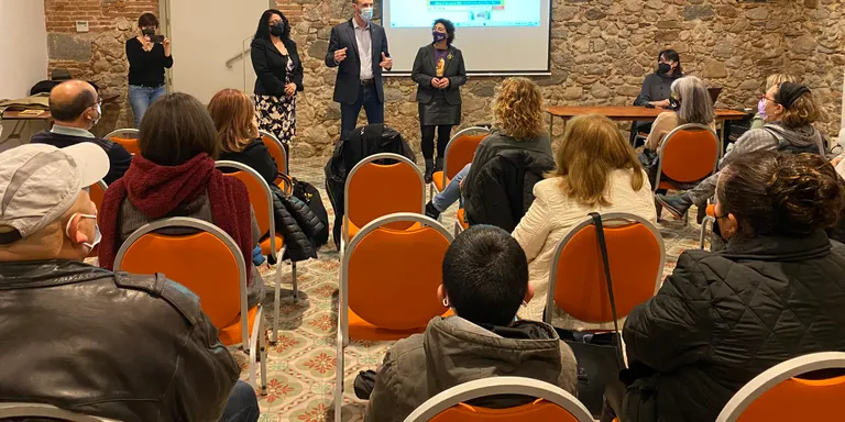 La secretària d'Igualtats de la Generalitat, Mireia Mata, exposa a Caldes la nova Llei d'igualtat de tracte i no-discriminació