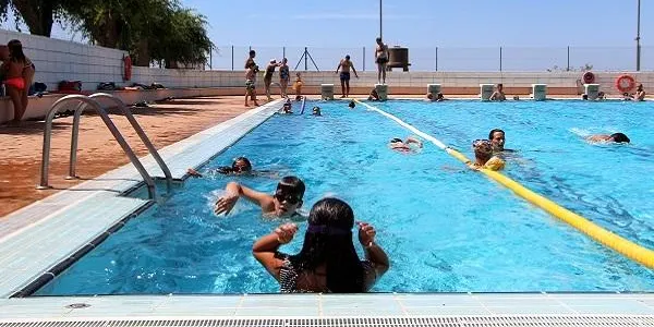 Adjudicats els serveis de control d'accés, manteniment i neteja de la Piscina Municipal d’Altafulla