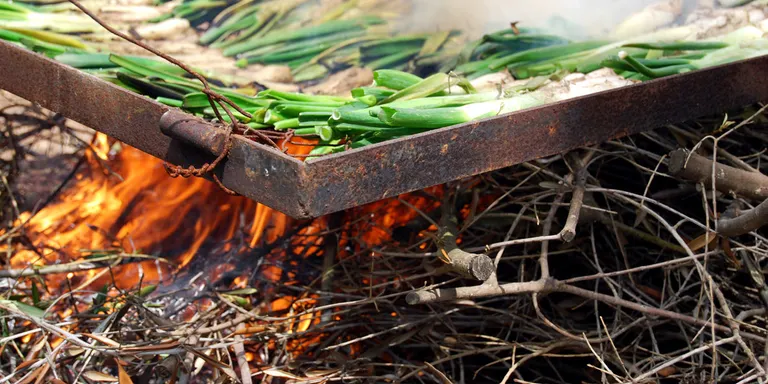 Els restauradors de l’Alt Camp esperen que l’encariment de costos no afecti la temporada de calçotades