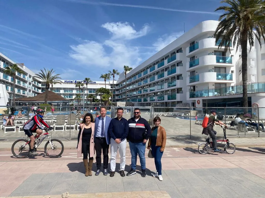 L’escola de futbol del RCD Espanyol a Granada s’allotja per Setmana Santa a Cambrils