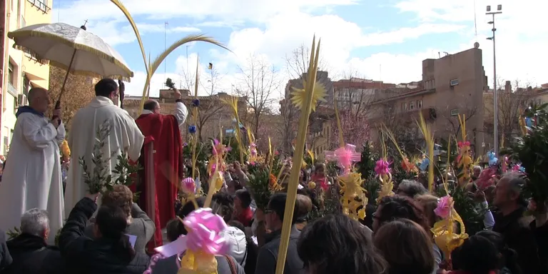 Els rubinencs mantenen la tradició de diumenge de rams